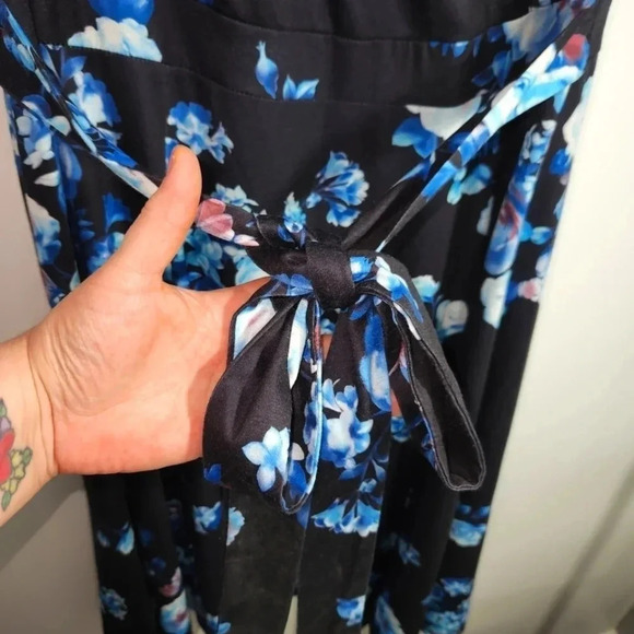 Pinup Dress Wrap Top Blue Roses Flutter Sleeve 18W 18 - Picture 10 of 13